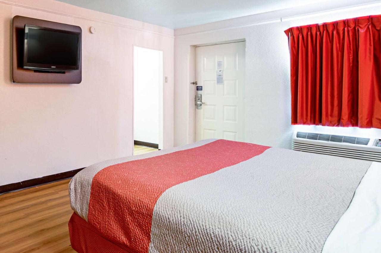 Motel 6 Texas City Exterior photo