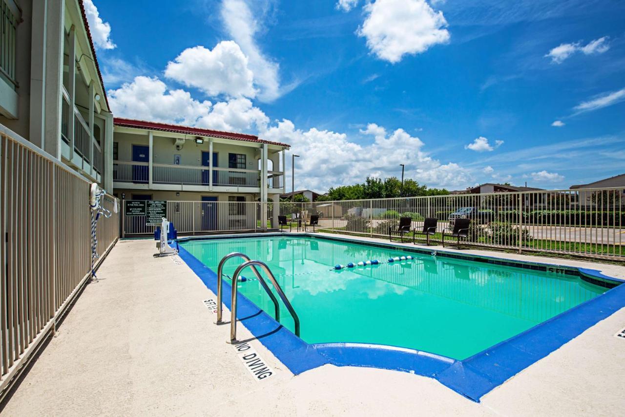 Motel 6 Texas City Exterior photo