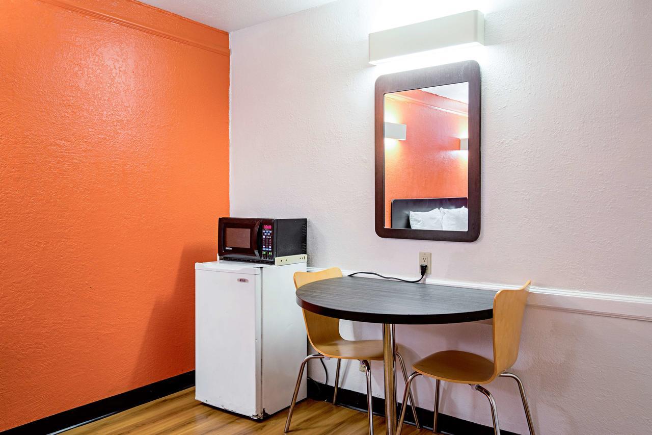 Motel 6 Texas City Exterior photo